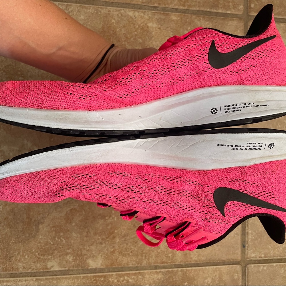 Nike Air Zoom Pegasus 36 'Hyper Pink' - Picture 10 of 12